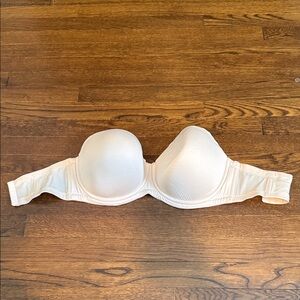 Wacoal Elegant Cream Underwire strapless Bra